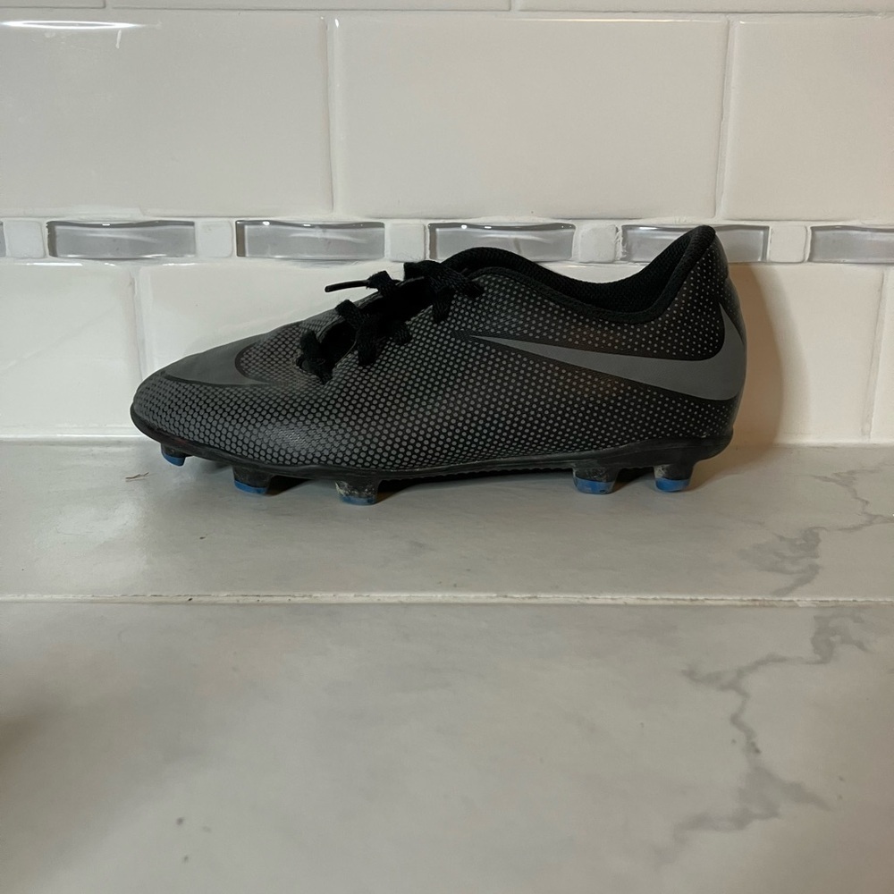 Nike Black soccer cleats